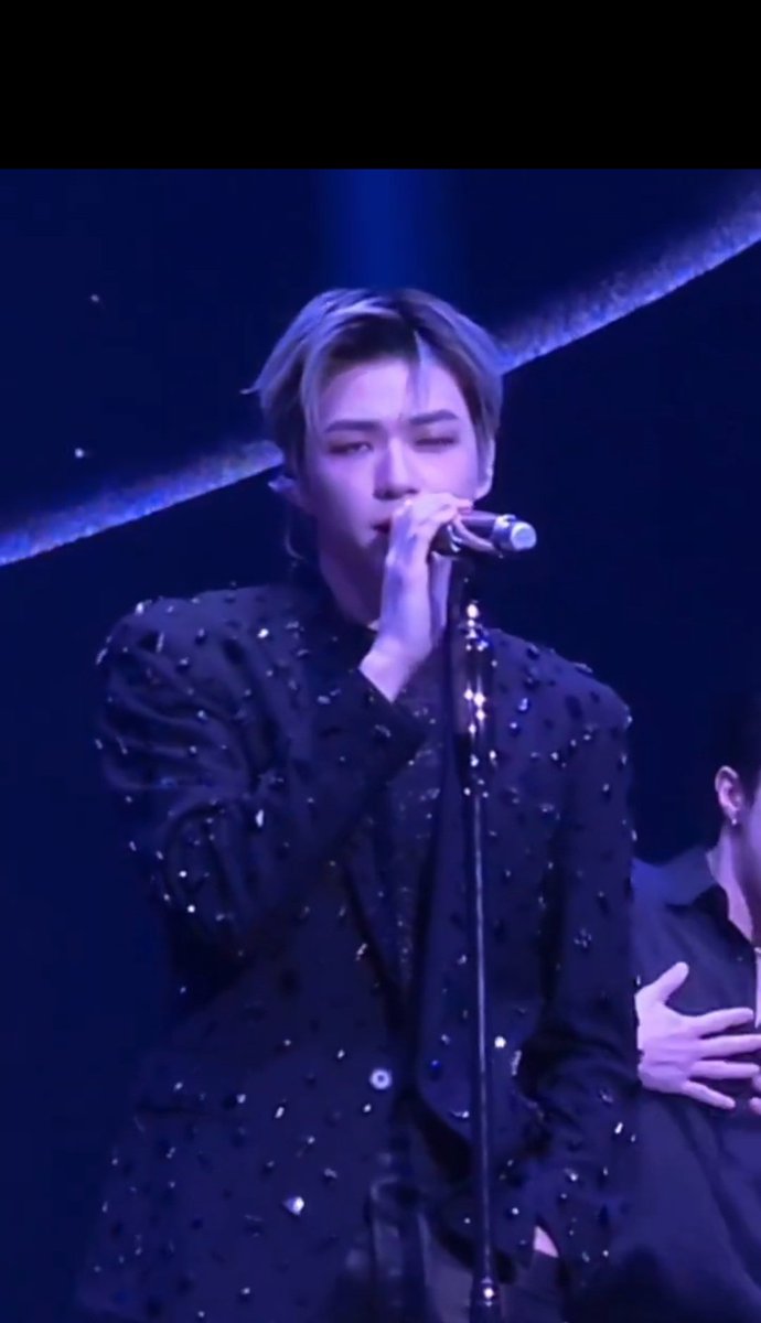 cookie13877351's tweet photo. This gazed of performance  of Kang Daniel  in Stage  is really  melting your  hearts  he is really  a PHINOMINAL  STAR 🌟 
@kd_officialx 
#kangdaniel 
@ara
#act
#flowd https://t.co/PjDba5hfNu