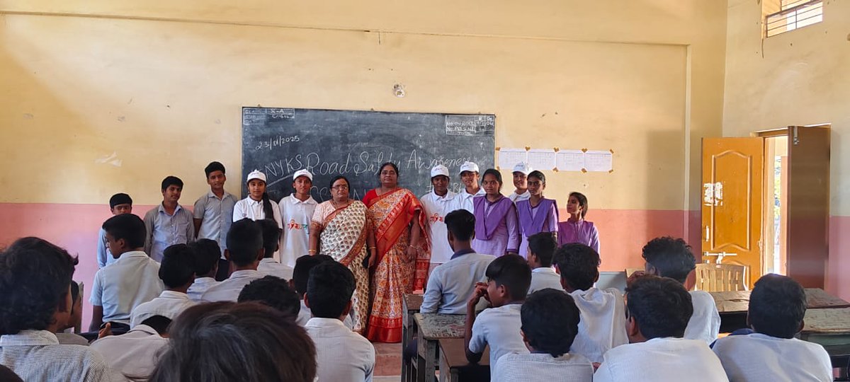 ATP_MyBharat's tweet image. Organized Road Safety Awareness Campaign &amp;amp; Volunteering Support for Road Traffic In Coordination with Traffic Dept, Transport Dept &amp;amp; NSS Unit by Youth Volunteers
#abyuvabolega #mybharat #SHS2024 #SBD2024 #MYBharatSBD #roadsafetyawareness #roadsafetycampaign #volunteeringsupport