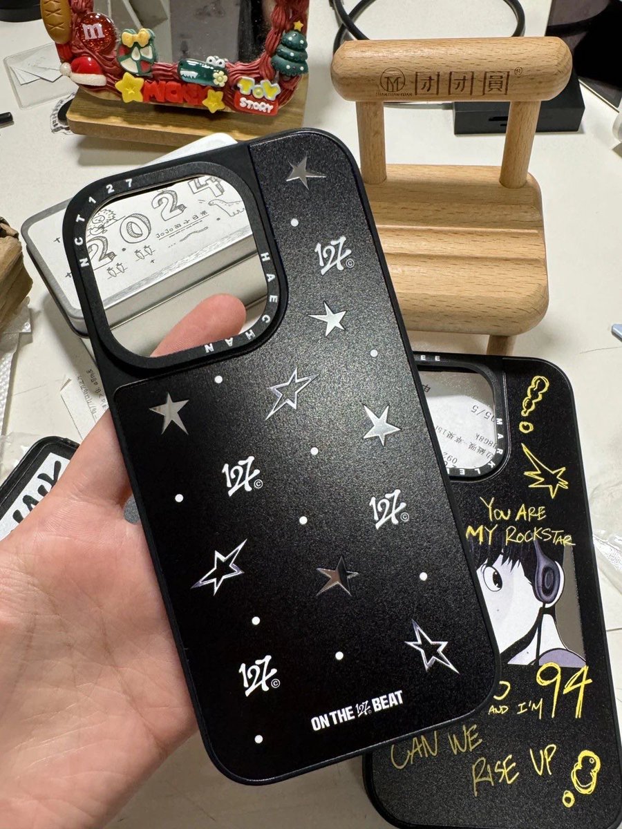 abrakadabrou's tweet photo. Hi ak mau open enih ada yg mw gk ☝🏼😚
Btw ada airpod case juga buat yg mau boleh tinggalkan jejak ya nanti aku tag kalau udh aku up 🤩 https://t.co/2fMBphY2Qc