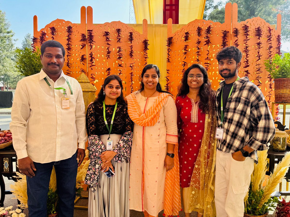 Hima Bindu Kudapa (@himabindukudapa) on Twitter photo Fresh Start of the New Year with New opportunities- ICRISAT Science Award āResource Mobilization-First Grant from a New Donorā
Memories and Moments #ICRISATAnnualDay2024 <a href="/ICRISAT/">ICRISAT</a> <a href="/ICRISATRPACI/">ICRISATās Accelerated Crop Improvement Program</a> <a href="/coeingenomics/">Center of Excellence in Genomics & Systems Biology</a> Fresh Start of the New Year with New opportunities- ICRISAT Science Award āResource Mobilization-First Grant from a New Donorā
Memories and Moments #ICRISATAnnualDay2024 <a href="/ICRISAT/">ICRISAT</a> <a href="/ICRISATRPACI/">ICRISATās Accelerated Crop Improvement Program</a> <a href="/coeingenomics/">Center of Excellence in Genomics & Systems Biology</a>