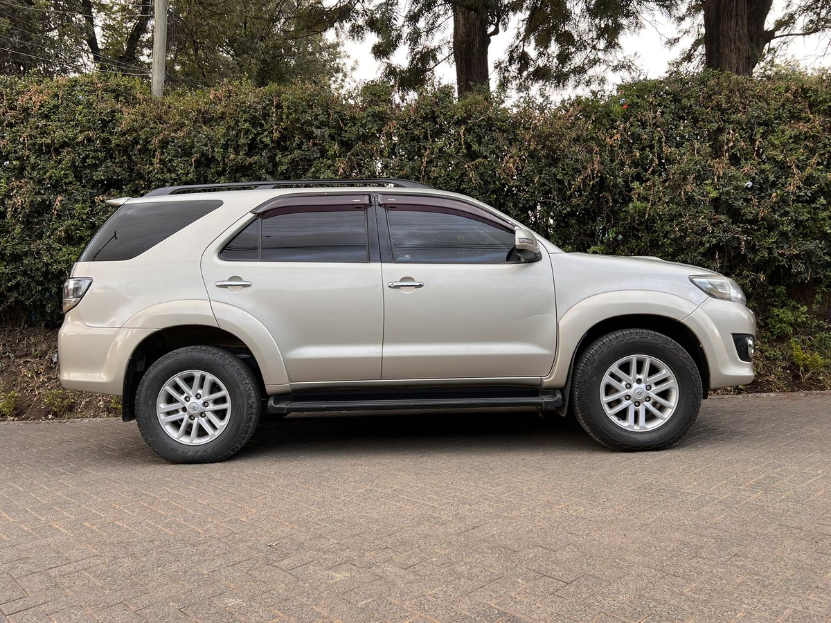 Autopedia_Inc's tweet photo. TOYOTA FORTUNER 4X4
3.0 D-4D
Year 2014
Beige
KDR Reg’n

💠 3000 Cc DIESEL D-4D
💠 Manual Transmission 4WD
💠 7 Seater Leather
💠 Side Steps
💠 Rear Spoiler
💠 Foglights
💠 Alloy Rims

ONLY KSH 3.2 M

🏦 Financing Options
🚘 Part Exchange
🚢 Direct Car Import

CALL  0736355555 https://t.co/aHMJfkIZW6