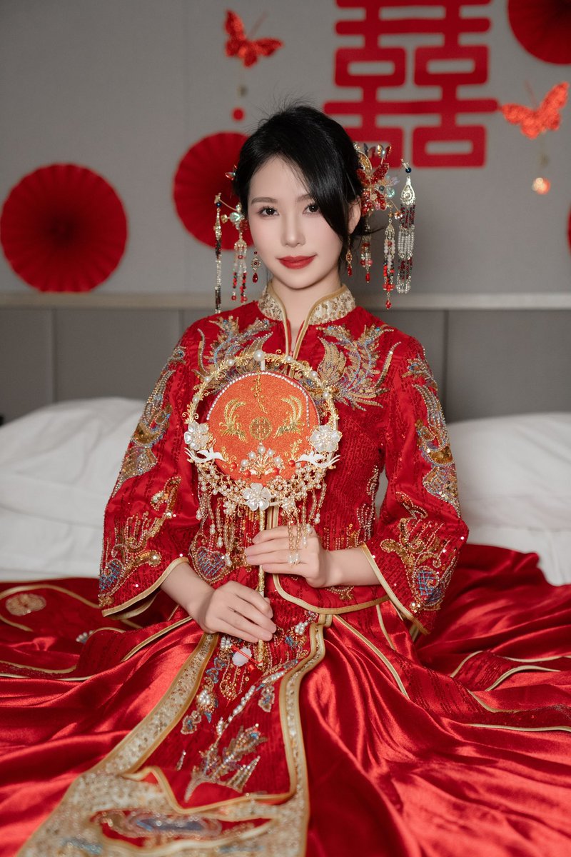 新娘被伴郎团咸猪手围攻
抗拒不了居然配合了起来
被轮番入体侵犯老公在哪… https://t.co/KChEs8ZPpG