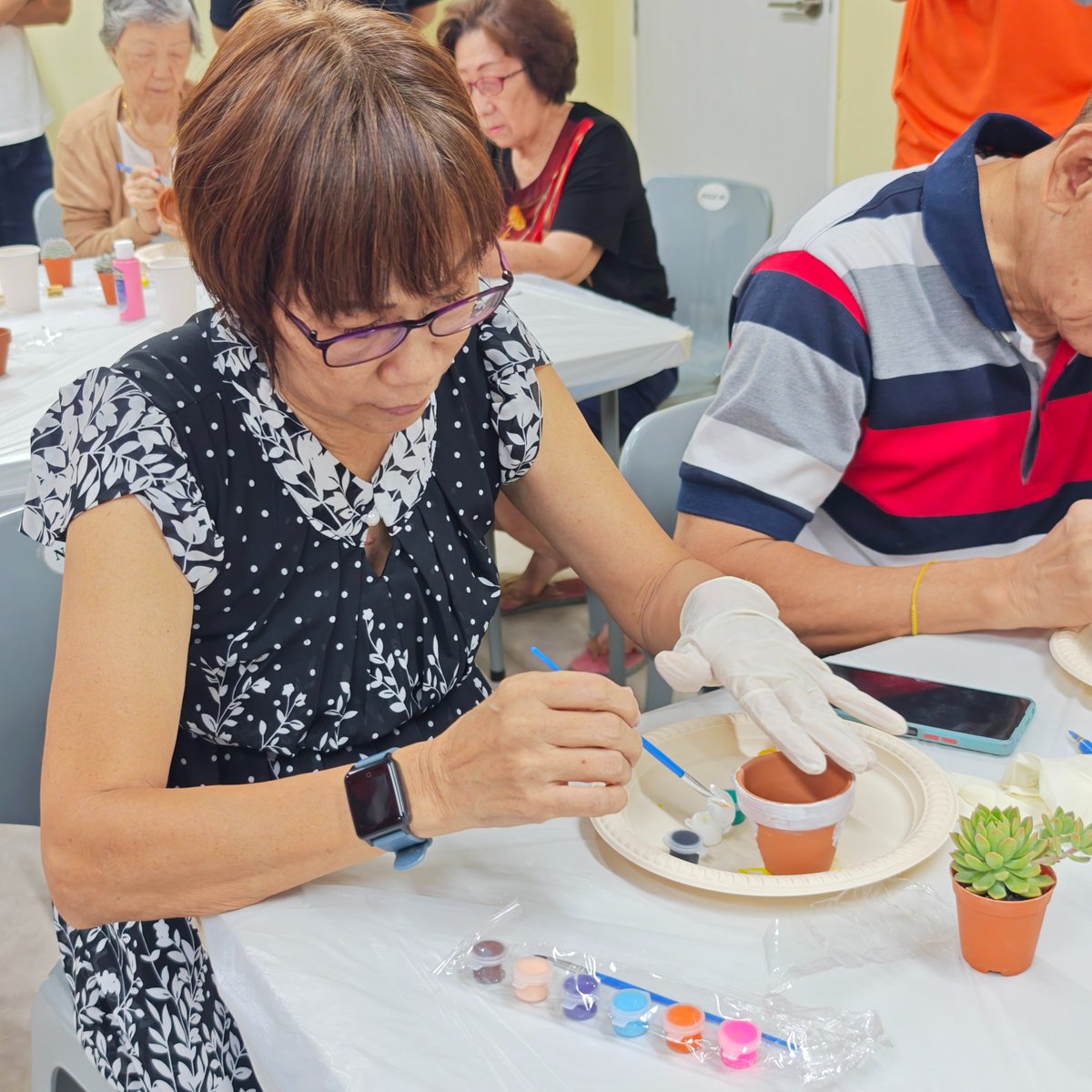 ecss_sg's tweet photo. [2/3] ECSS X PwC Singapore volunteers coming together for a day of painting and potting of succulent plants with our silver generation participants @ Tampines 253, 17 Jan 25. Thank you PwC volunteers.
#ECSS #pwcsingapore #gardeningsingapore #succulentsingapore #silvergenerationsg https://t.co/FrcX9EHOet