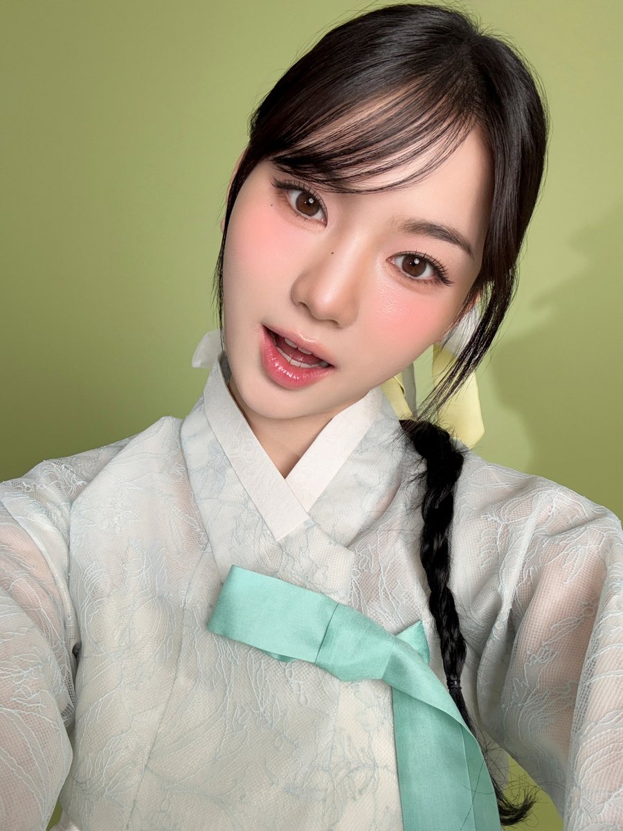 STAYC_official's tweet photo. 📁 STAYC Selfie. zip
ㄴ📂 𝐇𝐚𝐩𝐩𝐲 𝐍𝐞𝐰 𝐘𝐞𝐚𝐫 𝟐𝟎𝟐𝟓

#STAYC #스테이씨
#Sumin #수민
#Sieun #시은
#ISA #아이사 https://t.co/GyTJoiBMsO