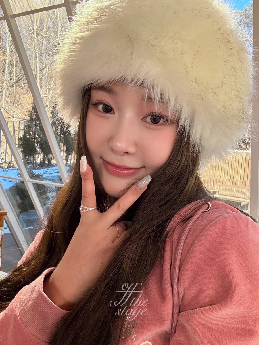 CHKCHK_Official's tweet photo. #BBGIRLS #OffTheStage Coming 
Soon CHK CHK 'Off The Stage'에서 곧 만나! 
1월 24일 금요일 18시 공개!👀

@weare_bbgirls

#OffTheStage #CHKCHK #BBGIRLS #브브걸 #민영 #MINYOUNG #은지 #EUNJI #유나 #YUNA https://t.co/klvSbnsAGV
