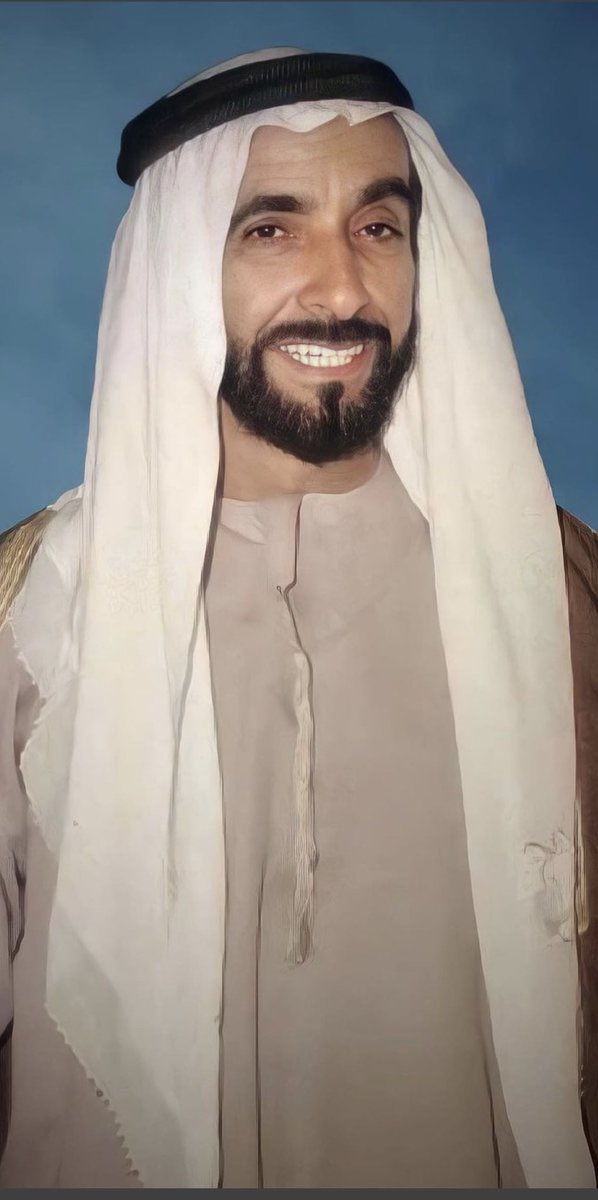 x_uae71's tweet photo. يالله عسَــى يجــزاه موُلاه غفـران
في جنّة الـفردوُس بأعلـى مقامِي
في جنةٍ مــا بيـــن روحٍ و ريحــان
علـى الأرائك متّكــي و الـنعامـــي https://t.co/gZcvP3Tpba