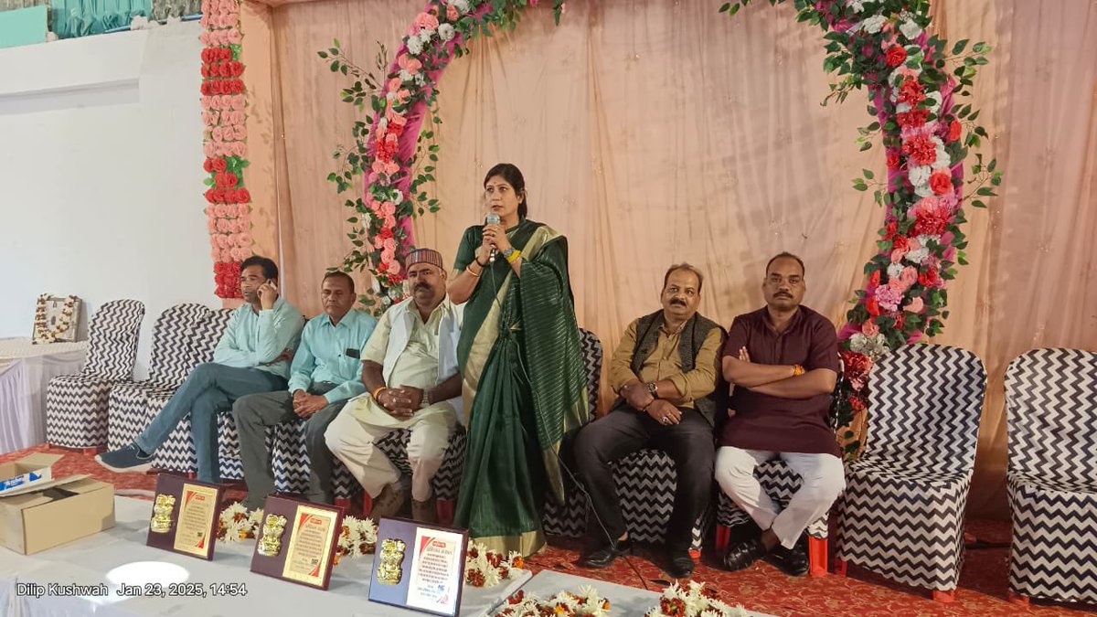 Neelamsonisaxe2's tweet photo. #पचौर नगर में होने वाले PPL क्रिकेट टूर्नामेंट के  उद्धाटन सत्र में उपस्थित होकर सभी खिलाड़ियों टिम को बधाई शुभकामना दी
#cricket #tournament
#pachore https://t.co/MHeMj57sme