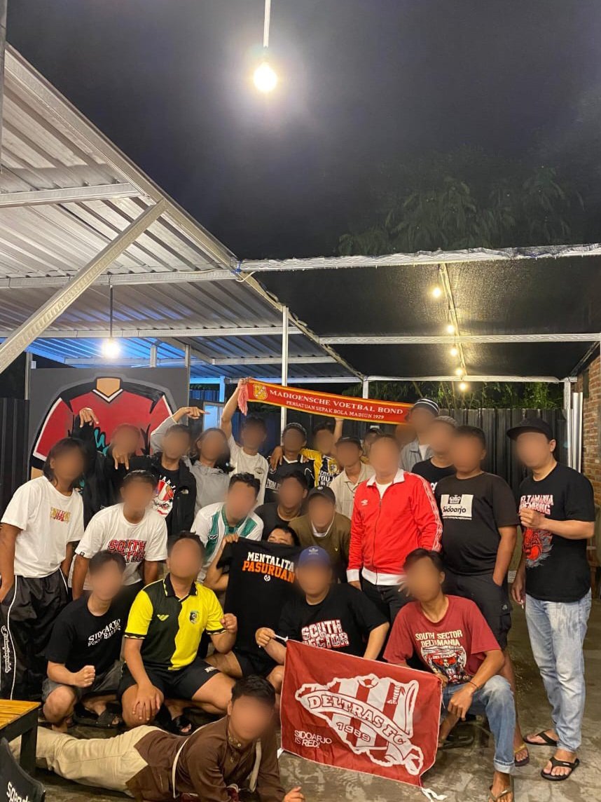 mdncrzyftbll's tweet photo. Jabat erat persahabatan ! 🤝🏻

#Deltrasfc #Persekabpas #Psmmadiun https://t.co/YopPpGm9hb