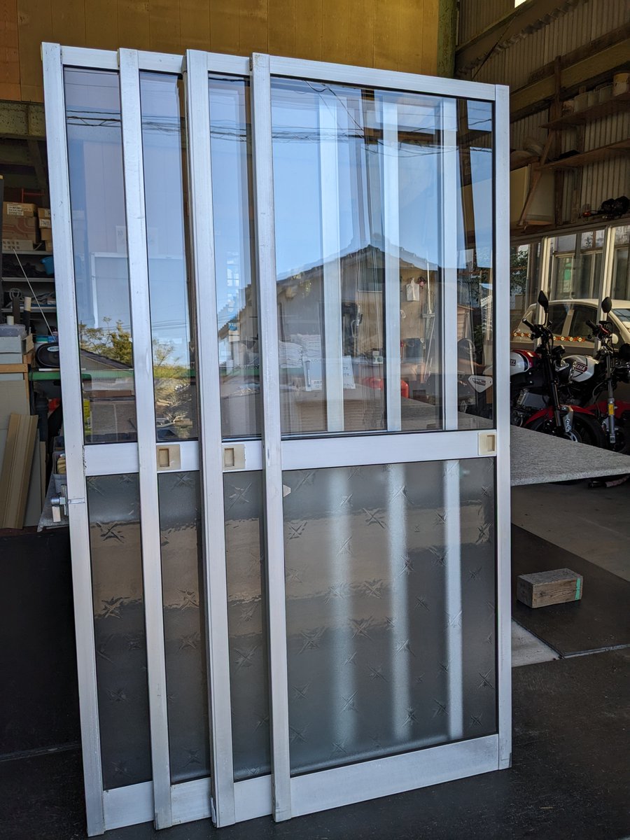 uedaglass's tweet photo. ブログ更新しました。
◆窓ガラスパッキン交換修理
◆木製窓取替工事
日向市・東郷町・門川町の窓周り修理専門店
上田ガラス店（52-5074）
 https://t.co/eT26ANqKAk
#日向市　 #門川町　 #窓ガラス修理 　#網戸修理 　#サッシ修理 https://t.co/viHmqFsyek