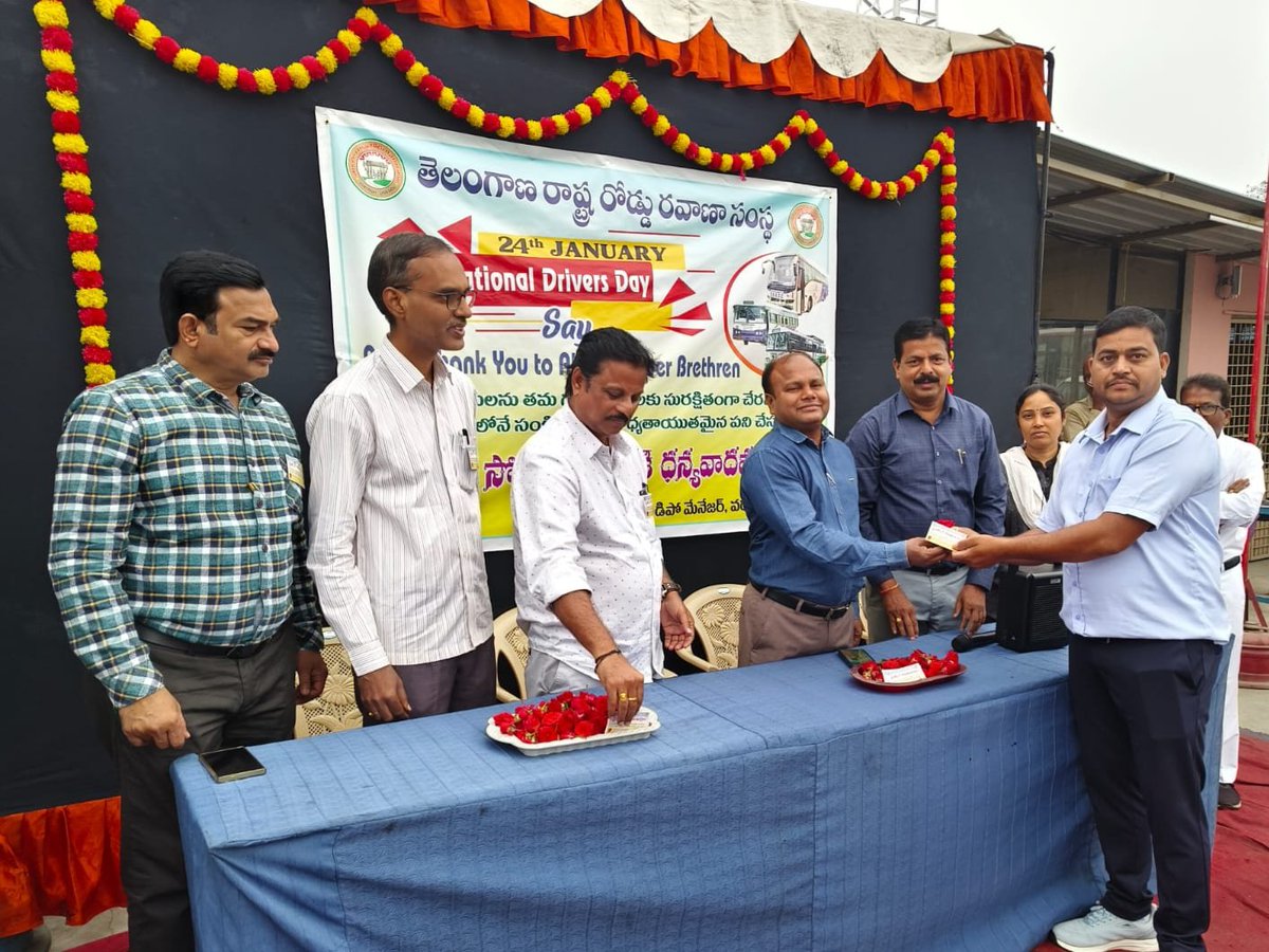 DyRMOWL's tweet photo. Drivers day celebrations at WL1 WL2 and HNK depots. @DYRMMWL1 @RMWLTSRTC @TGSRTCHQ #driversday https://t.co/nDiSLeiMqj