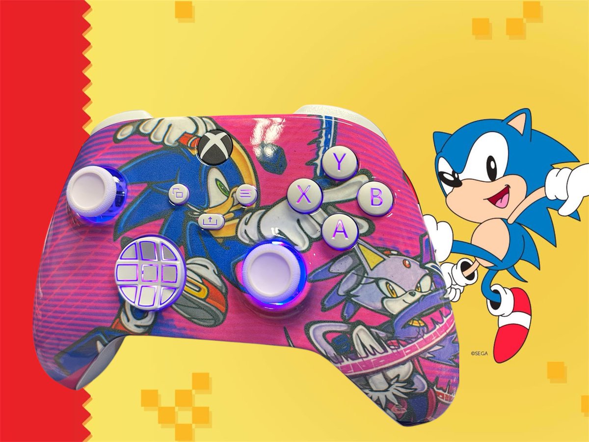 CesarsDesigns's tweet photo. Sonic and Blaze coming at your fast…… 
.
#cgdcustoms #hydrodip #sonic #blaze #sonicrush #gamer #gaming #dreamcast #xbox #customcontroller https://t.co/5YXnXPudme