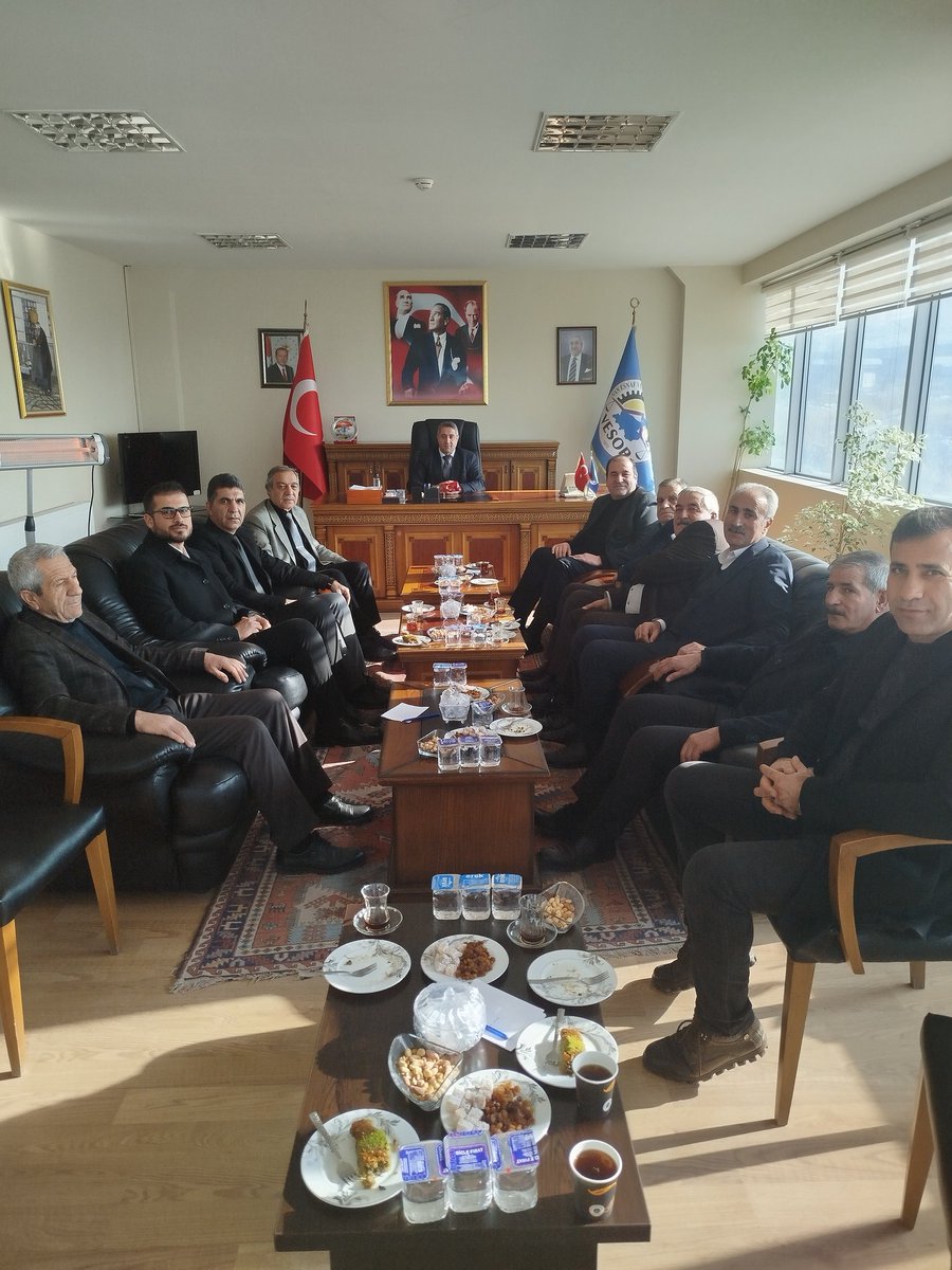 cabirgrm's tweet photo. Kosgeb Müdürümüz Bilal Emre Yörük Odalar Birliği miz ziyaret ederek Verilen kredi ve teşviklerle bilgi verdi kendisine teşekkür ederiz https://t.co/wbQKtEeSnC