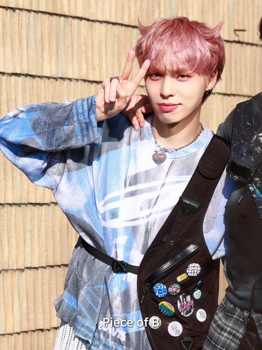 piece_of_BX's tweet photo. 250124
KBS 뮤직뱅크 일일팬매 CIX BX

날씨도 좋구요
기분도 너무 좋아요~🎶

#CIX #BX #BYOUNGGON #비엑스 #병곤 #이병곤 https://t.co/uItEXfpkgc