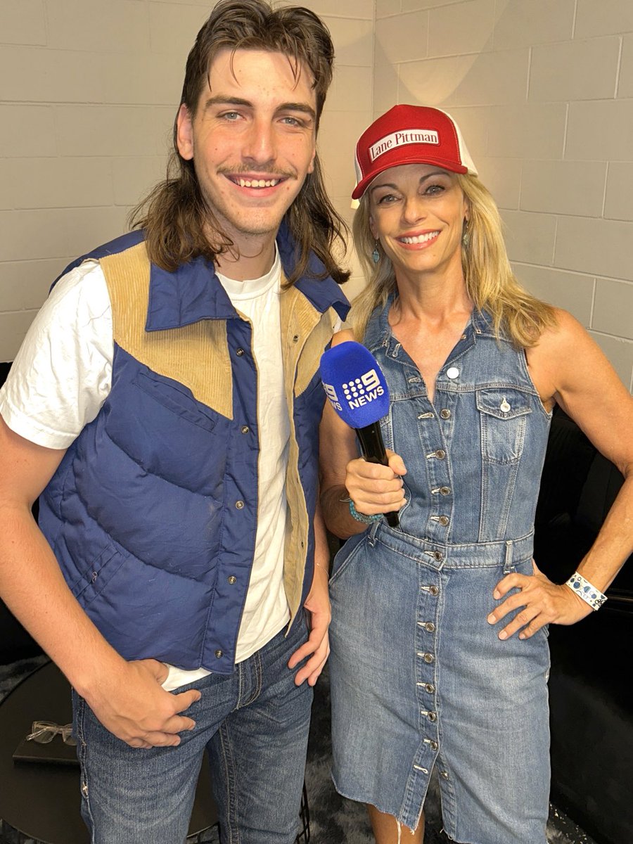 Michelle_Tapper's tweet photo. Backstage with Lane Pittman for ⁦@9NewsQueensland⁩ before he opens for ⁦@lukecombs⁩ tonight at Suncorp Stadium! https://t.co/ZXc2roghrS