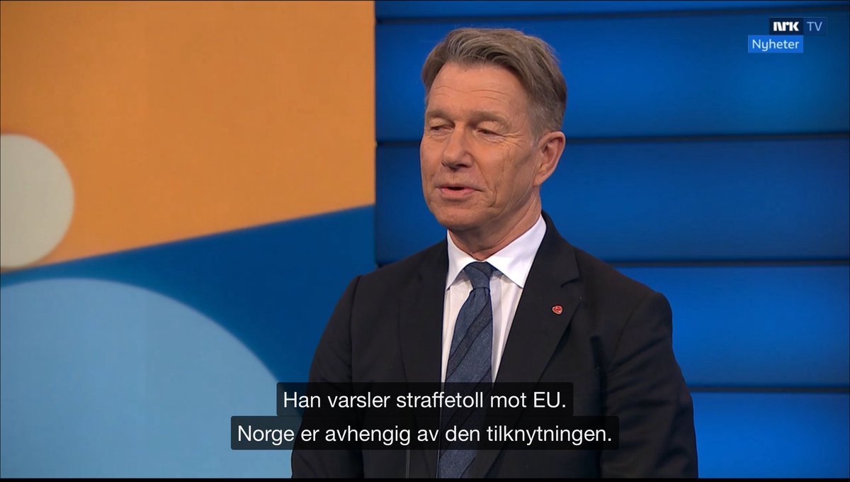 Hva er syltynn argumentasjon?

For eksempel dette: USA har varslet straffetoll mot EU.
Dermed må Norge innføre Fornybardirektivet, Bygningsdirektivet og Energieffektiviseringsdirektivet øyeblikkelig.

Det er så viktig,at <a href="/Arbeiderpartiet/">Arbeiderpartiet</a> vil ta knekken på seg selv og regjeringen.