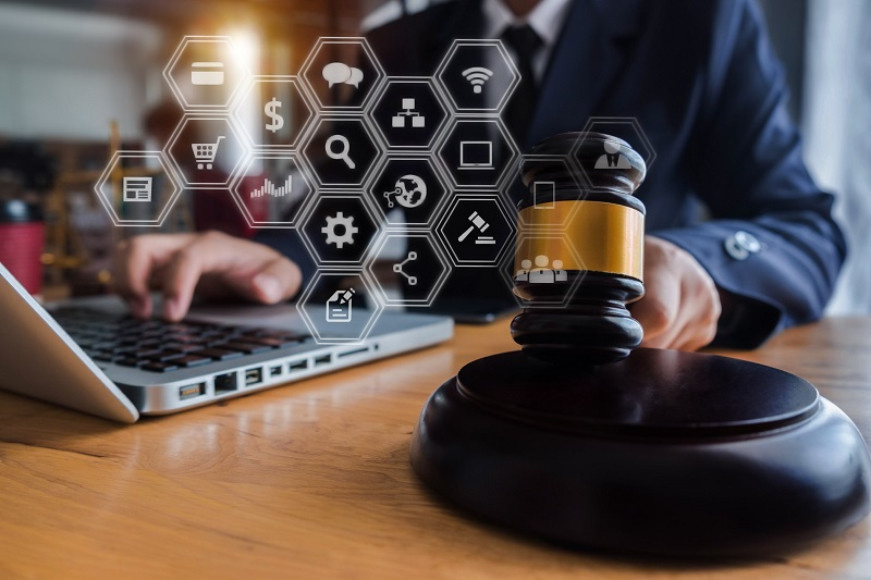 Puupiika's tweet photo. The Vietnamese National Assembly is reviewing the DTI Law draft, which presents both advantages and disadvantages for Solana. The law will establish clear legal guidelines, encourage innovation, &amp; attract investment. It's crucial to stay informed &amp; take action now. @SuperteamVN https://t.co/OY7WcuTfNh