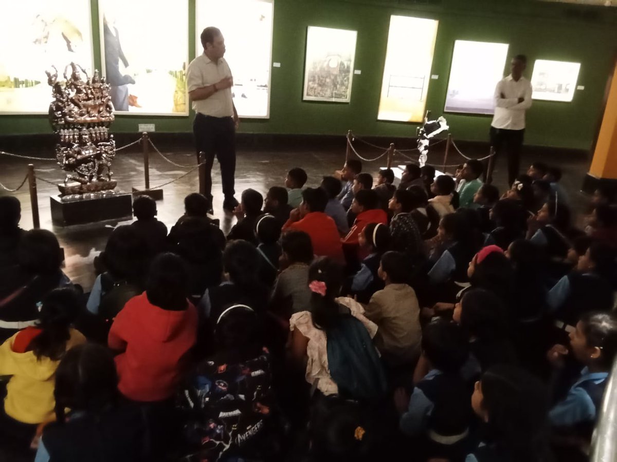 mumbai_ngma's tweet image. A Guided walkthrough of the ongoing exhibition "NGMA TREASURE" organized for the students of Z. P. School, khedalezunge, Niphad, Nashik, Maharashtra on 24th January 2025. 
 @PMOIndia
@gssjodhpur
@MinOfCultureGoI
@nidhi_Dev #ngmatreasure #SchoolVisit #galleryart #modernart