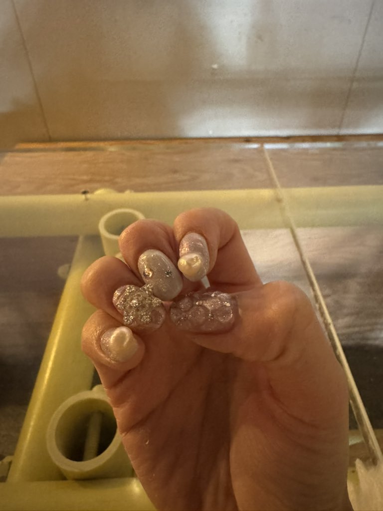 1122552Apple's tweet photo. さいきん🤍🎀 https://t.co/nyHUHkab9v