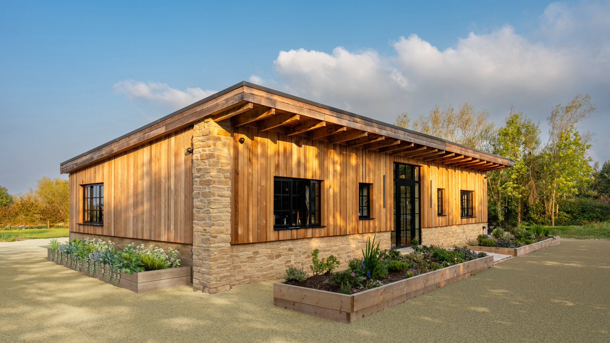 SwankyPixels's tweet photo. We are launching our new client website https://t.co/wXPf2ZmVW6 as we start an SEO campaign for them. #architects #PropertydesignerOxfordshire https://t.co/R9vKUhLOBT