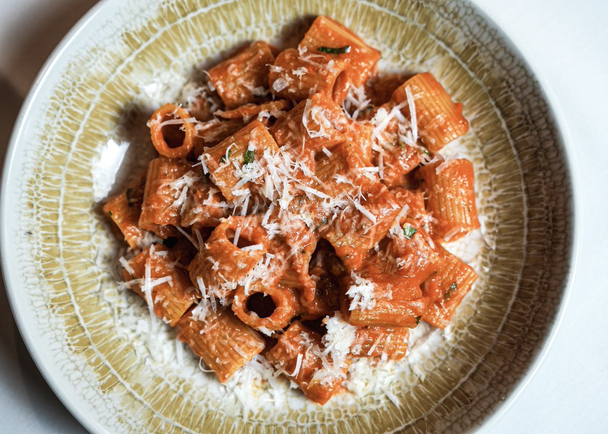 NycciNellis's tweet image. 🔥 HOT new #openings you can’t miss! Tag your #foodie crew &amp;amp; make some plans 🍴

@AltaStrada_DC x #EmbassyRow + #CooperMill + #FarmsideKitchen + #OnStElmo + #801Chophouse + #MikeyandMelsDeli + @MarriottBonvoy x #VisitationHotel ++
thelistareyouonit.com/category/openi…