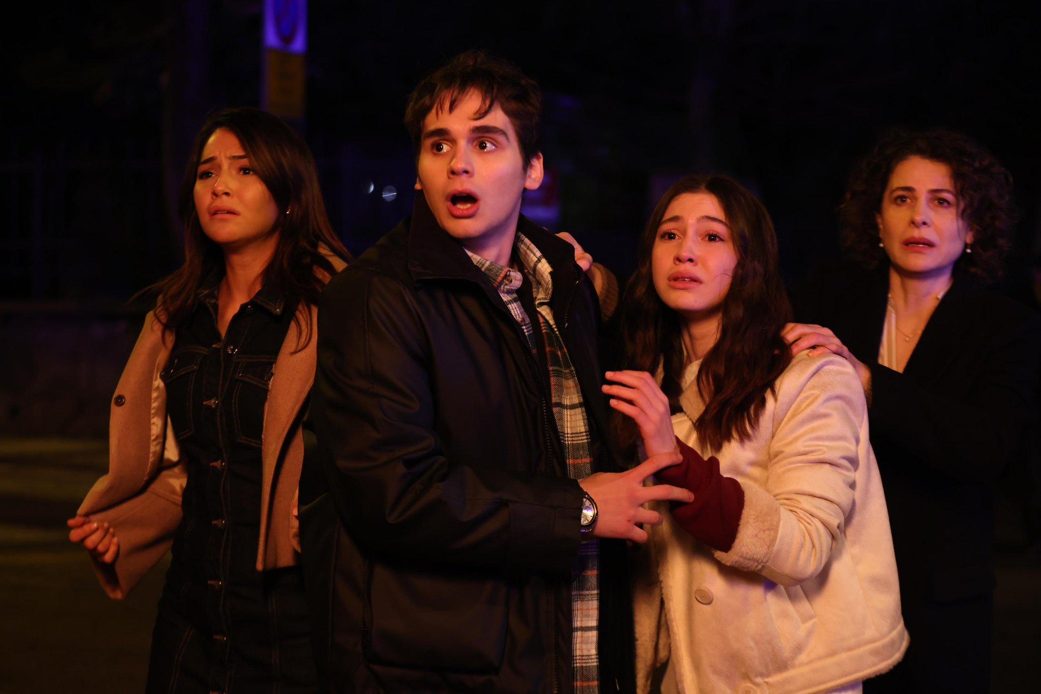 GiCt3KeXgAAKGwx?format=jpg&name=large