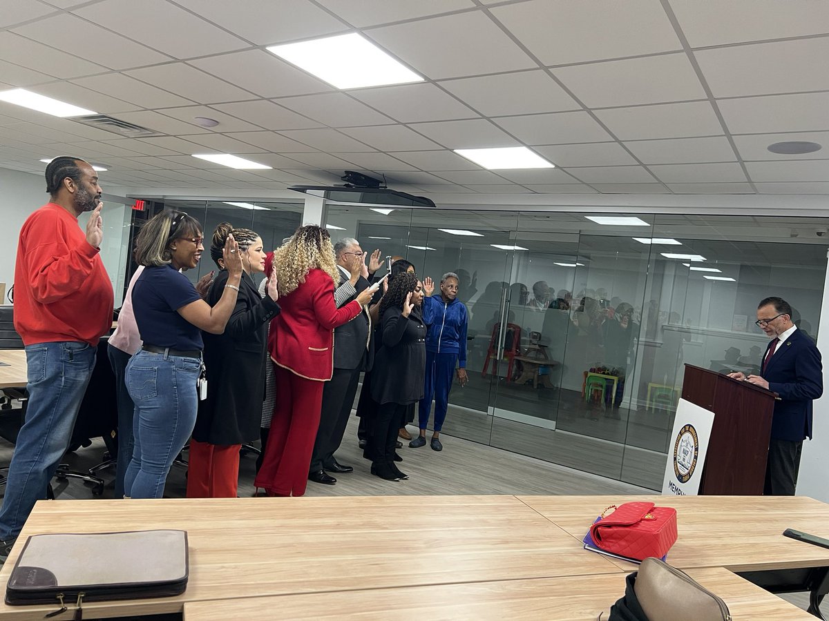 Congratulations to our newly sworn-in Executive Committee! 🎉 A heartfelt thank you to <a href="/JudgeSugarmon/">Judge Tarik Sugarmon</a> for presiding over the ceremony. Together, we continue the fight for justice and equality. #NAACPMemphis #901CivilRights #StrongerTogether
