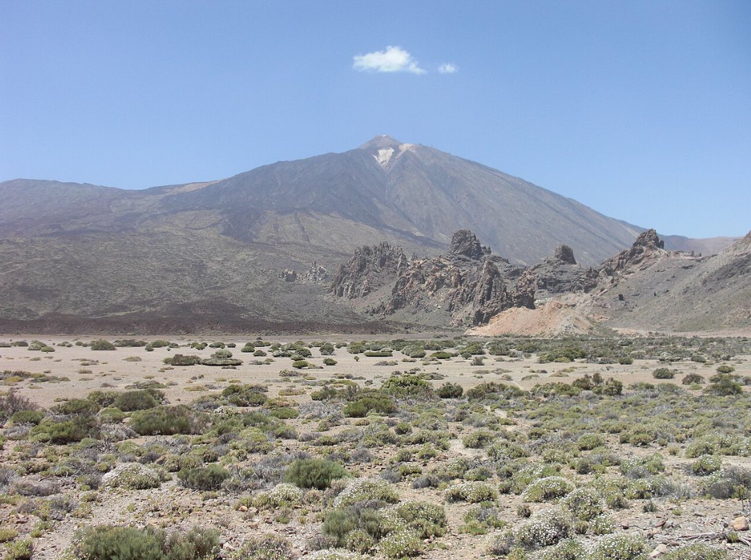 factsprime35's tweet photo. 'Anomalous' volcanic activity detected on Mt Teide, Tenerife! 

While eruption risk remains low, experts note rising seismic activity, gas emission changes &amp; potential pressure increases since 2016. 

Enhanced monitoring in place! 

#MtTeide #Volcano https://t.co/TbRrXBl6Fa