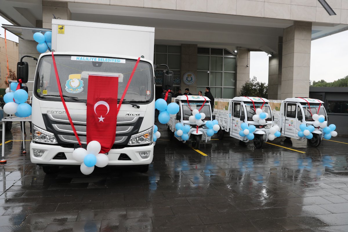 mcanpolatnet's tweet photo. Çevre, Şehircilik ve İklim Değişikliği Bakanlığı işbirliği, UNDP Türkiye Ofisi finansmanı ile hayata geçirdiğimiz Sıfır Atık Projemizde kullanılmak üzere 1 adet mobil sıfır atık aracı ve 3 adet elektrikli triportörü Haliliye’mize kazandırdık. 

İlçemize hayırlı olsun. https://t.co/EqsPqZrZQZ