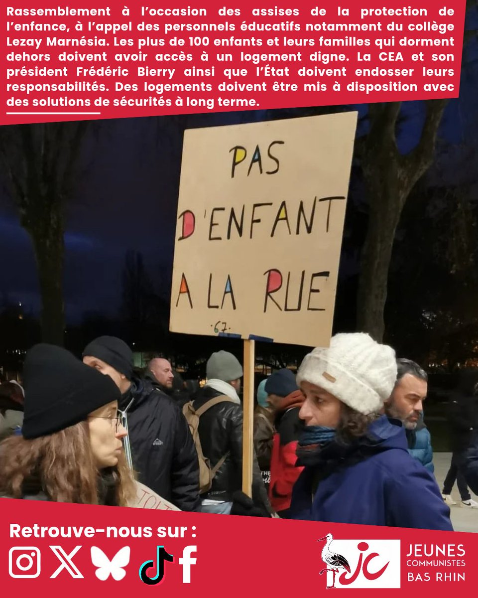 MJCF_67's tweet photo. Nous étions présent.e.s au côté des personnels éducatifs pour réclamer des logements pour les enfants à la rue.
#CEA #basrhin67 #Enseignements #Strasbourg #logement #enfance @PCF_67 https://t.co/QhSPFMwSbb
