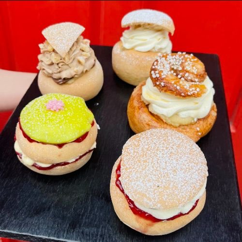 stephenkeeler's tweet photo. If you think you can take it, it’s THAT time of year again @Scanditwitchen
#semlor https://t.co/zO9DDeK5DX