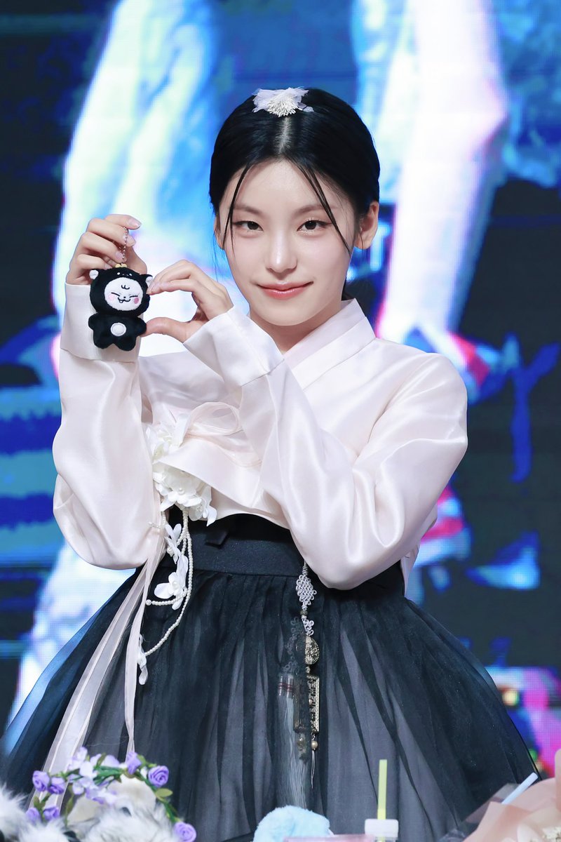 베이비예곤이 Coming soon🖤

#예지 #YEJI #있지 #ITZY
#예곤이 #YEGON
#베이비예곤이 #BABYYEGON 
#7cm인형 #7cm #인형