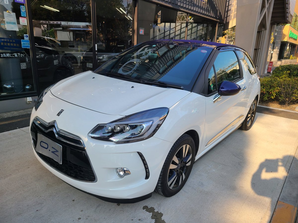 oz_auto_nerima's tweet photo. 入庫速報!
希少　2016年　シトロエン　DS3カブリオレ　11300キロ　ワンオーナー　白/紺幌　ナビTVETC　149万

#シトロエン
#DSオートモービル
#DS3カブリオレ https://t.co/GpKXSlfZDQ