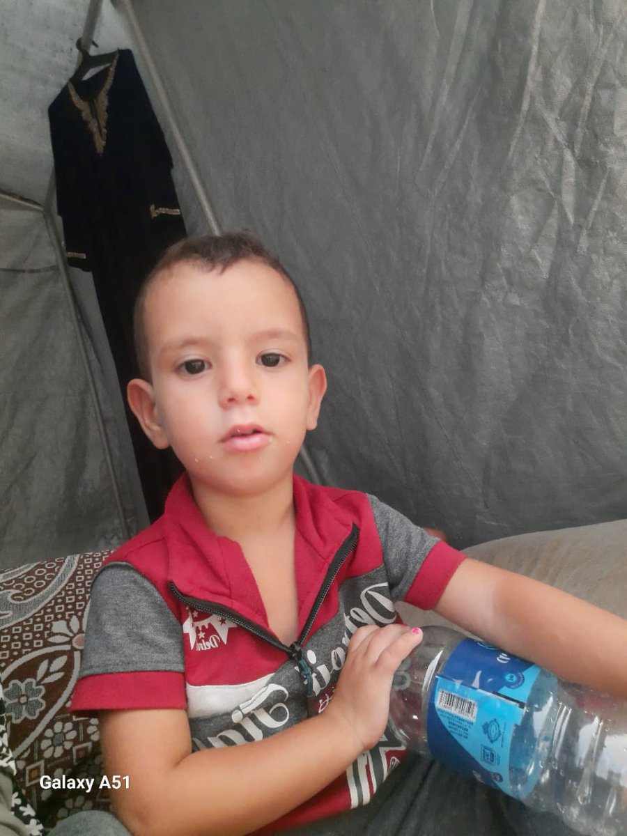 Palestinedaily1's tweet photo. PLEASE DON'T SKIP ME :(( 😔

We haven't slept for two days because of the heavy rain that is
 falling on us.😭

Donations have become very slow. I don't know why this is happening to me.💔

Please donate and share🙏🙏
https://t.co/hHe6KsMIXw https://t.co/byhbtTUxGB