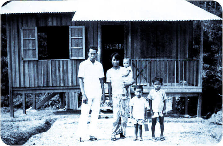 AshrafMhd's tweet photo. PENDEKATAN SOSIALIS DALAM DEMOKRASI MALAYSIA

FELDA mengambil konsep pertanian kelompok di Soviet Union dan China. Cuma di negara komunis, tanah dan hasil adalah milik negara, manakala di Malaysia, tanah dan hasilnya dikongsi hak milik antara peneroka dan kerajaan. 1/3 https://t.co/3rmmeaxvAY