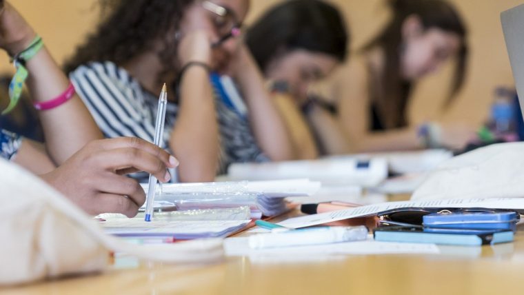 📚 El 24 de gener celebrem el Dia Internacional de l’Educació, una eina clau per construir un futur més #inclusiu, equitatiu i de qualitat. 

A Barcelona impulsem projectes per una #educació de qualitat, en línia amb l'ODS 4.

s.mtrbio.com/qysmgryhon
