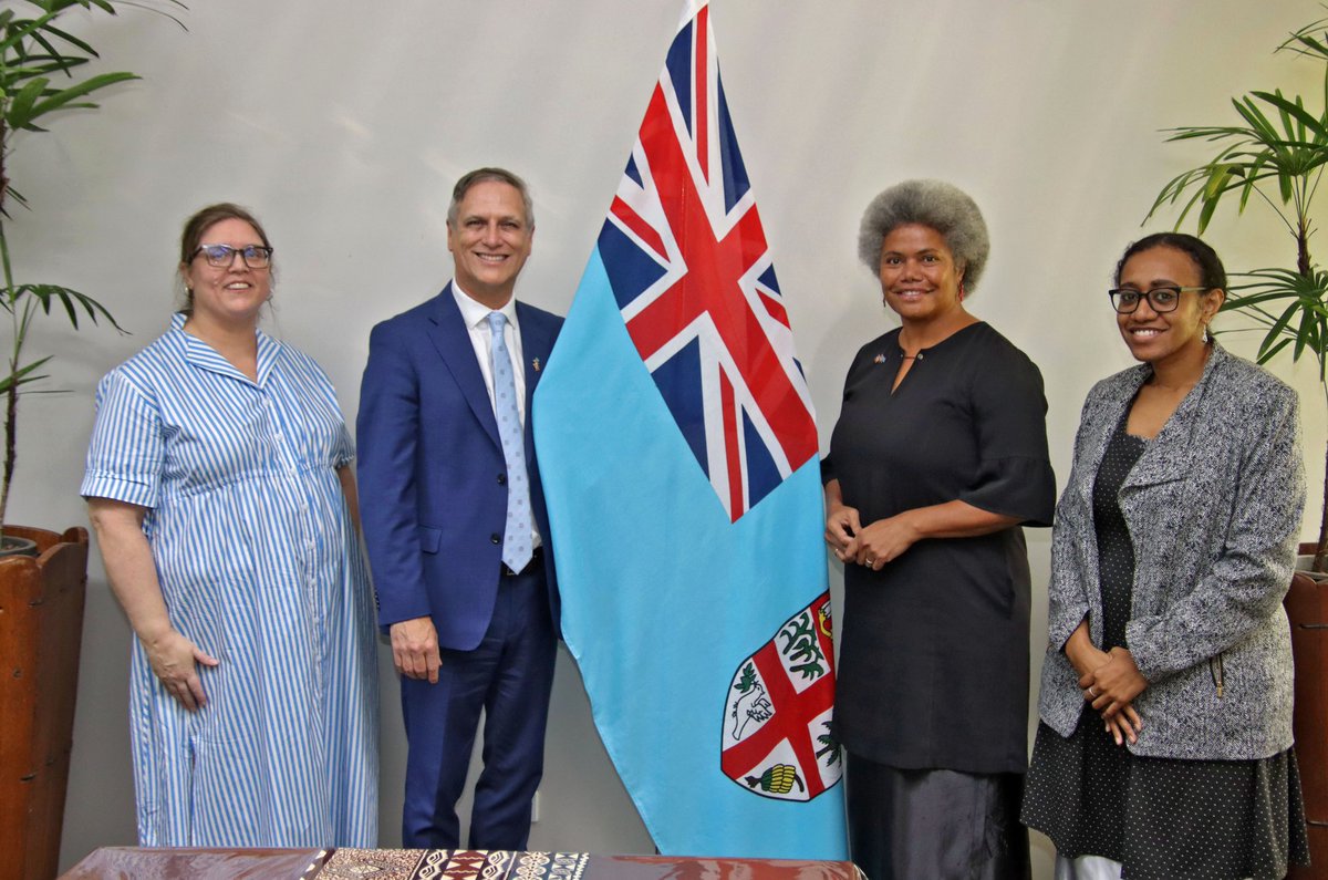 Fiji_MFAET's tweet photo. The Assistant Minister for Foreign Affairs, Hon. @lenoraqfj, was honored to receive a courtesy call from the newly appointed Non - Resident High Commissioner of Canada to Fiji, His Excellency Mr. Keith Smith. 🇫🇯🤝🇨🇦 Canada aims to expand #economic &amp; #trade cooperation with Fiji. https://t.co/87NG2uqtmH