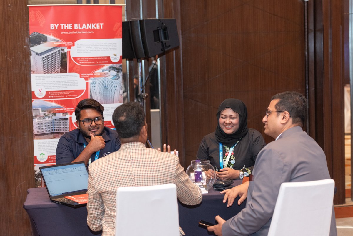 PCEB_MY's tweet photo. The B2B session of the Penang Roadshow to India in Chennai was a vibrant and engaging platform, fostering meaningful connections between Penang and Indian stakeholders.
#PCEB #PRTI2025 #DiscoverPenang #Chennai #B2B #Collaboration #BElonginPenang #BusinessEventsPenang https://t.co/5mai4ttBOm
