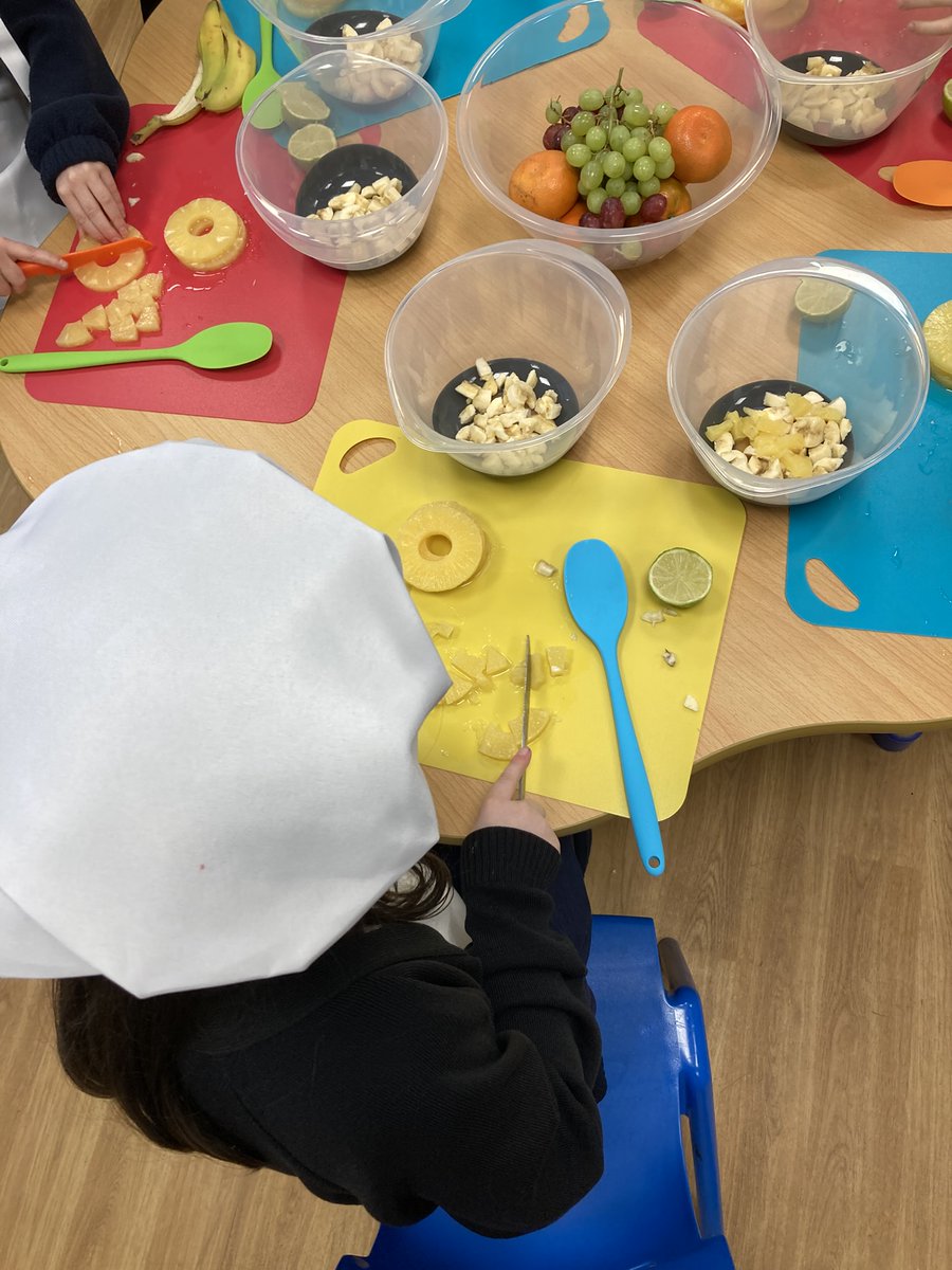 StWerbs's tweet photo. On the menu at cookery club this week, our mini chefs created banana and pineapple salsa and fruit kebabs. Lots of fun learning new skills including, peeling, chopping, stirring and measuring! @hooleandnewton @HooleChester #cookeryclub #minichefs https://t.co/Zb7Nwr6AmU