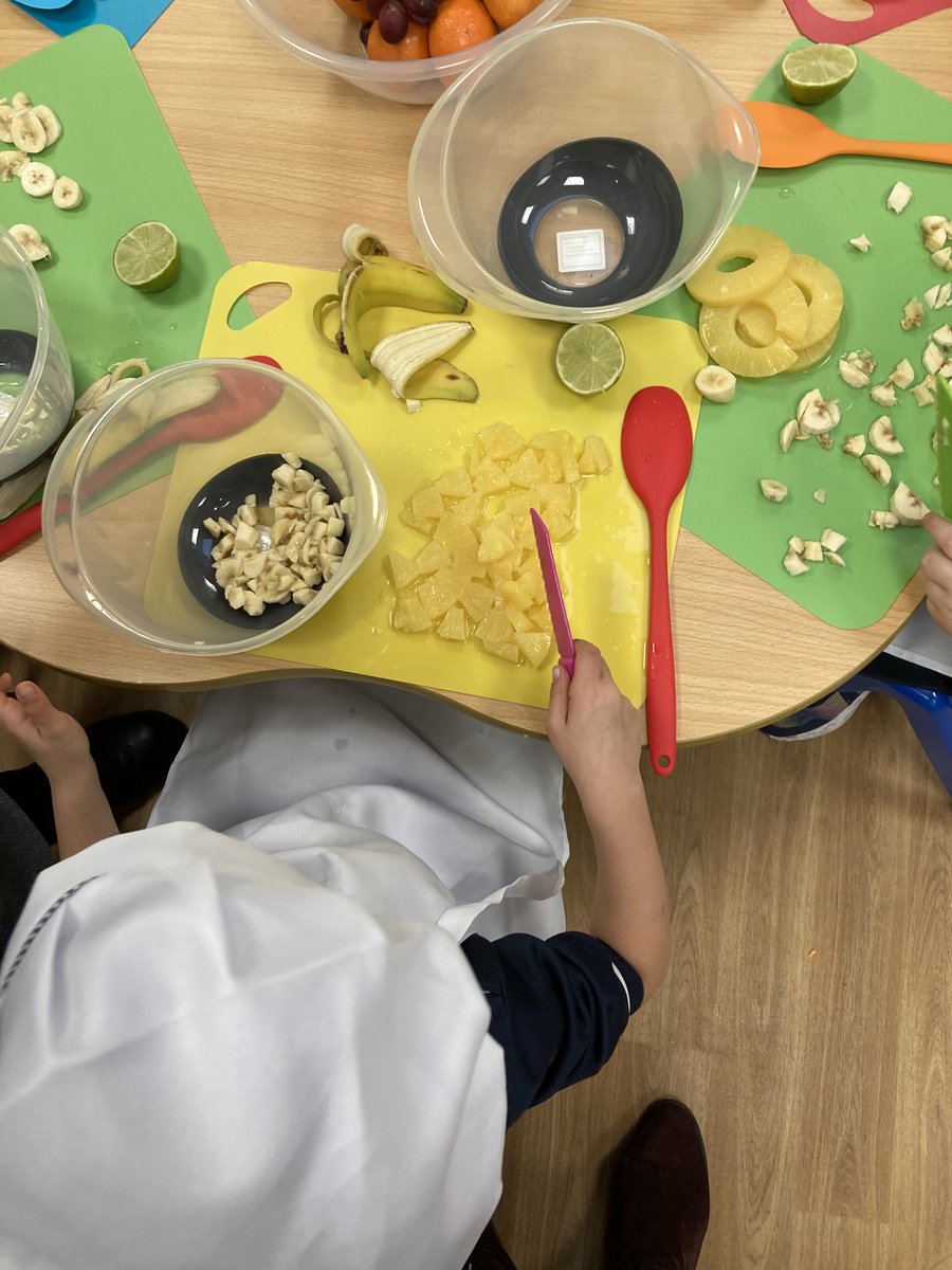 StWerbs's tweet photo. On the menu at cookery club this week, our mini chefs created banana and pineapple salsa and fruit kebabs. Lots of fun learning new skills including, peeling, chopping, stirring and measuring! @hooleandnewton @HooleChester #cookeryclub #minichefs https://t.co/Zb7Nwr6AmU