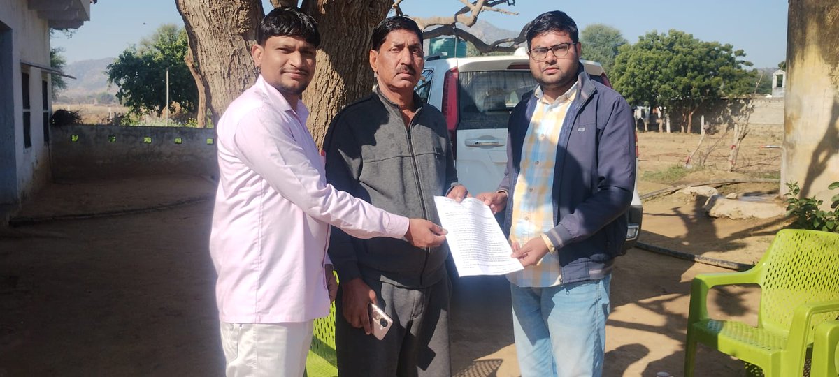 अभियान को आगे बढ़ाते हुए आज #उदयपुरवाटी (झुन्झुनु) विधायक श्रीमान् भगवाना राम जी सैनी जी के निज आवास पर जाकर  कंप्यूटर अनुदेशकों की वेतन विसंगति व कैडर निर्माण के संबंध में ज्ञापन दिया गया व विधानसभा में प्रश्न उठाने के लिए और वेतन विसंगति के संबंध में प्रश्न नोट करवाया
<a href="/RajCMO/">CMO Rajasthan</a>