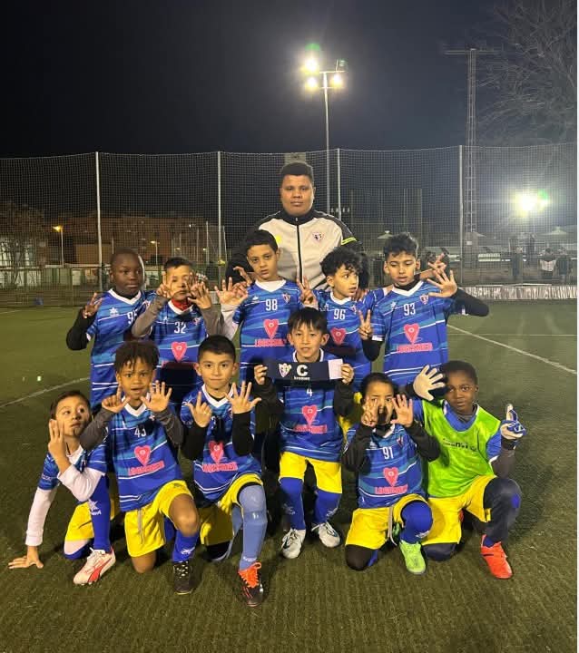 CDSANCRISTOBAL1's tweet photo. Nuevo fin de semana para poder disfrutar de los equipos de futbol del C.D. San Cristóbal. Ven y anima a tu equipo, respetando al contrario, al árbitro y sobre todo a tu barrio.
"VAMOS SANCRIS" https://t.co/5130mhaX4L
