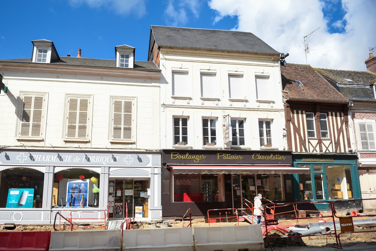RegionNormandie's tweet image. La Région Normandie amplifie son #accompagnement des #commerces locaux. 🏠

Objectif : maintenir les commerces dans les centres des bourgs et villes moyennes. Près de 7 millions d’€ de fonds régionaux sont prévus pour ce programme. ➡️normandie.fr/foncier-et-red…
#ContratsDeTerritoire
