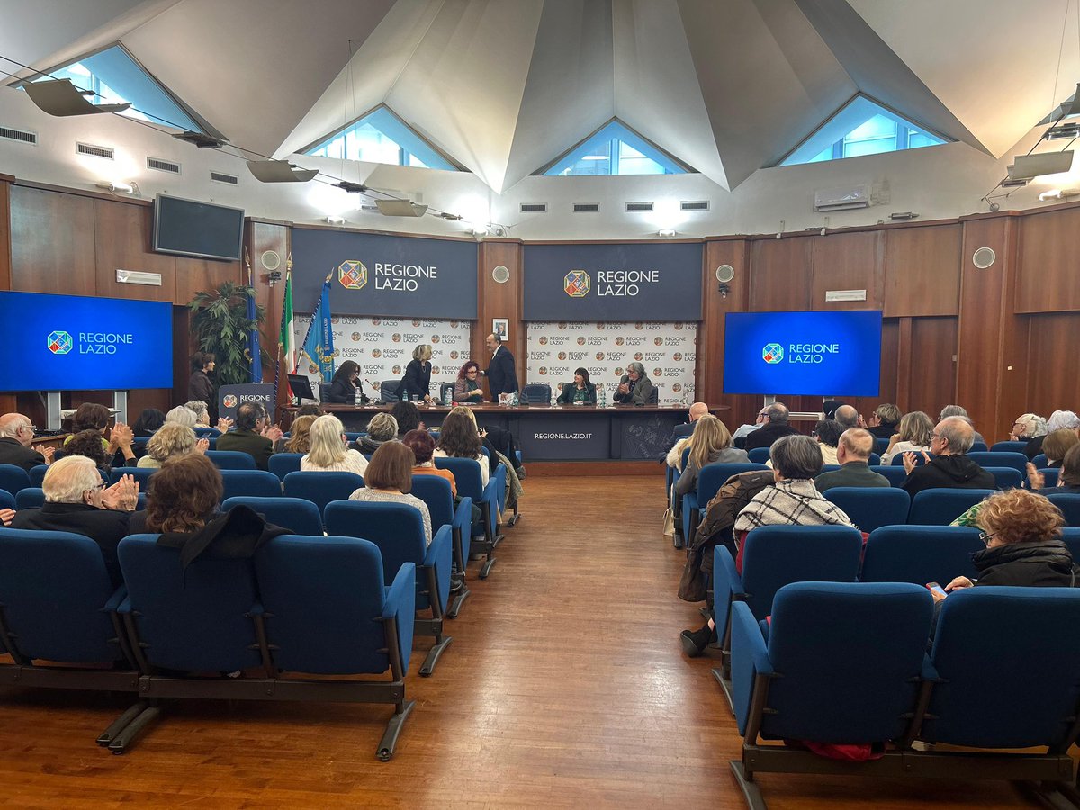 Oggi al convegno "VOLONTARIATO E SALUTE: UN FUTURO DI SOLIDARIETÀ" abbiamo condiviso risultati e programmi per il 2025. 
Un grande grazie a tutti gli operatori che con dedizione supportano i più fragili. 
Il volontariato merita il nostro sostegno! #Volontariato #Salute