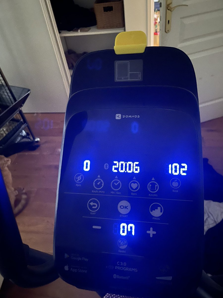 Trixy 🍒 tweet media