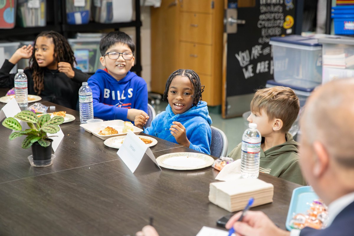 SweetHomeCSD's tweet photo. This year, our Superintendent Student Advisory Council meetings continue to be a place for insightful conversations with students of all ages. All topics are on the table, but the focus this year has been our upcoming capital project.  #WeAreSweetHome #SPGoal1 @MikeGinestre https://t.co/CoW5uBreEv
