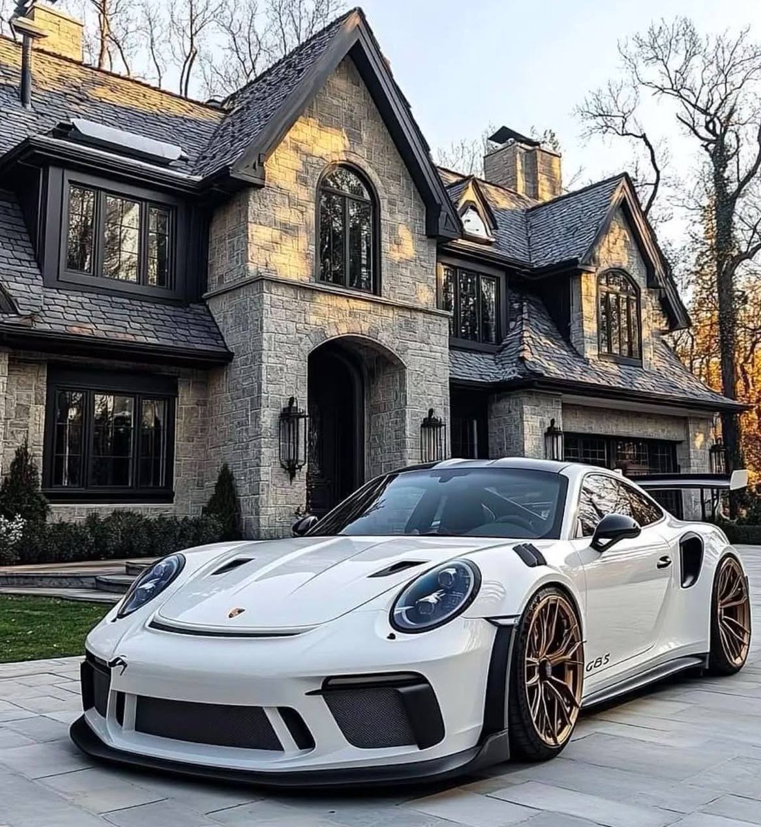 Roney, The Destroyer tweet media