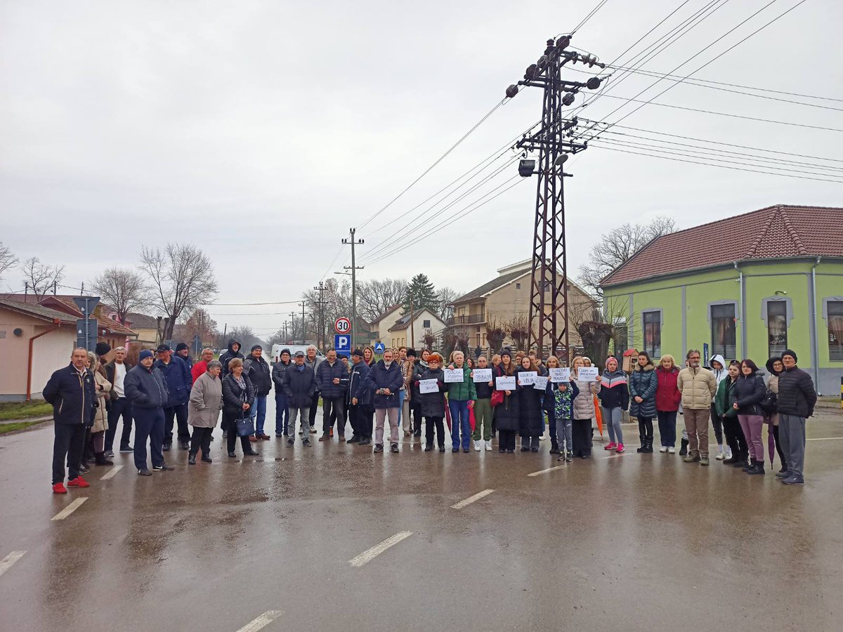 intelektualnost's tweet photo. PreCedniče, LUKIĆEVO ti je ustalo! ✊️

Lukićevo je selo nadomak Zrenjanina koje broji ~2000 stanovnika. 🥹 https://t.co/9XoLKONoFo