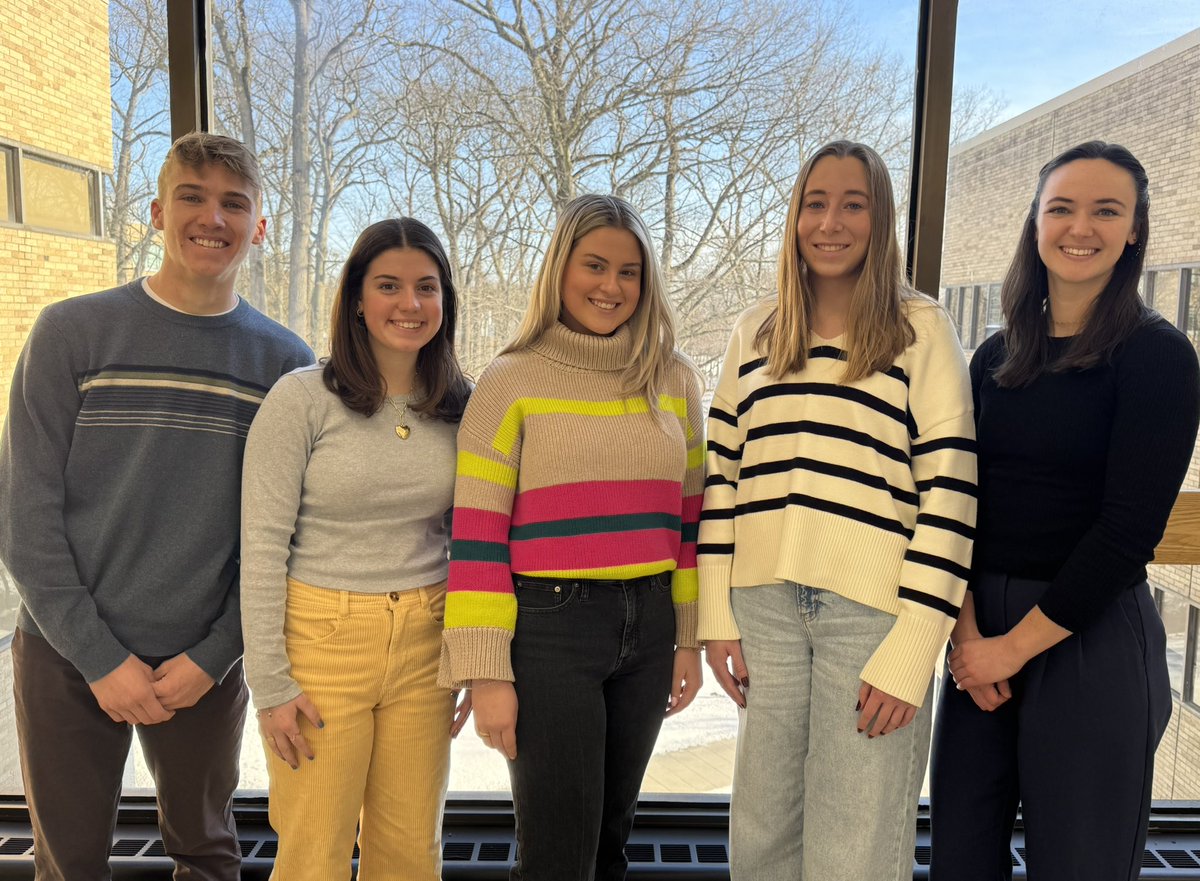 Elizabeth Stone tweet media