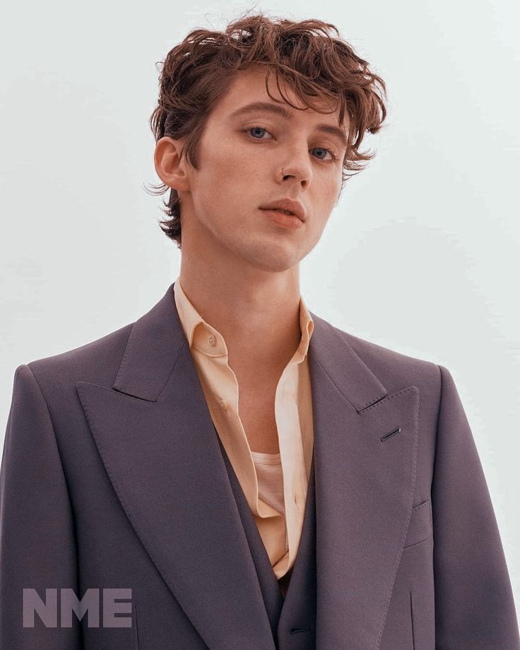 thumbnail-Troye Sivan