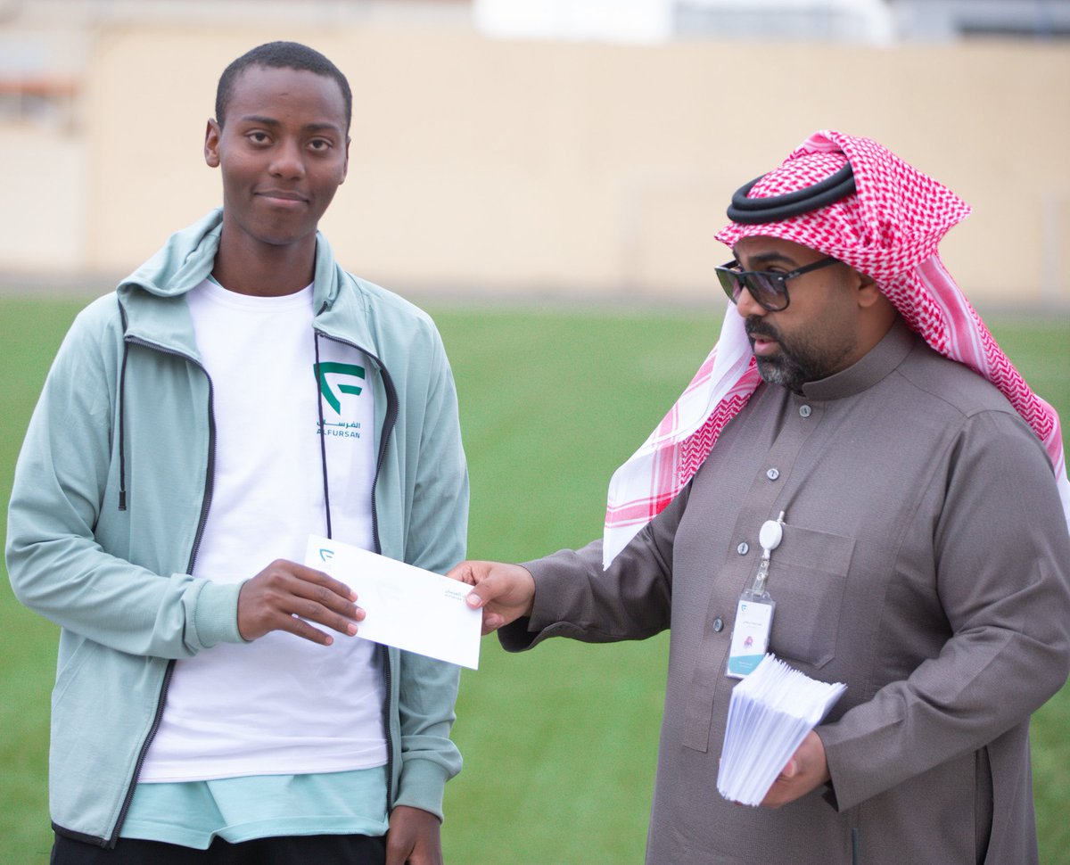 AlFursanSC's tweet photo. صور من توزيع الجوائز المقدمة من
 الداعم سعد بن ثابت ال مغني 

نادي الفرسان🆚نادي التسامح  
#نادي_الفرسان 
#نادي_التسامح 
#تصفيات_المملكة_دوري_الدرجة_الرابعة https://t.co/Xlf75CI2A9